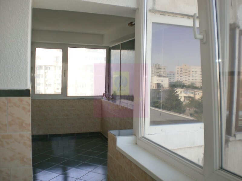 Apartament 3 camere pe bd Decebal