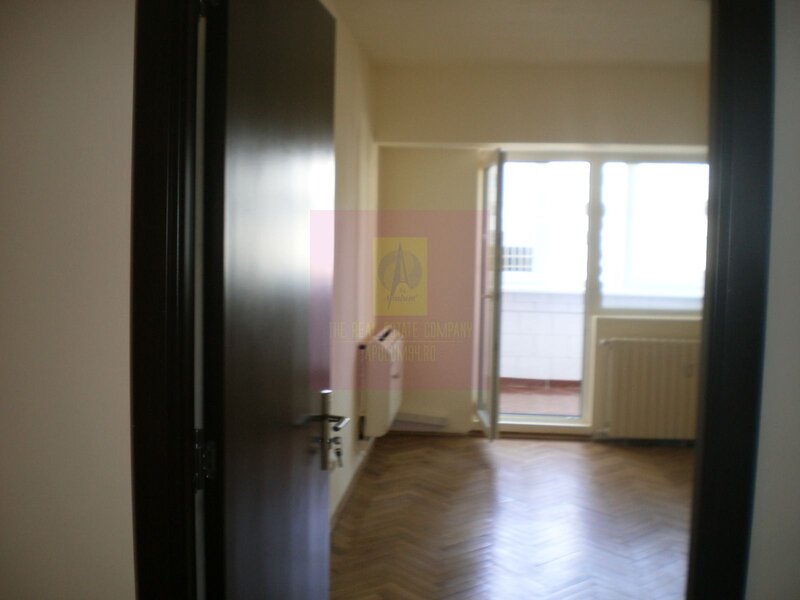 Apartament 3 camere pe bd Decebal